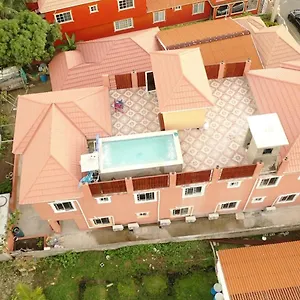 https://royal-vybez-vacation-homes.comcaribbean.com